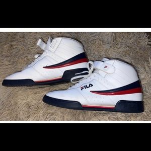 FILA F13 White, Navy & Red Mens Size 11
Good used condition